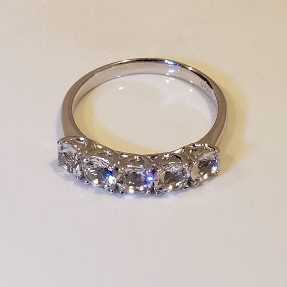 HP, 4-9 18K White Gold on 925 Silver, 1/2 Eternity Ring, Swarovski Crystals. - Picture 9 of 12